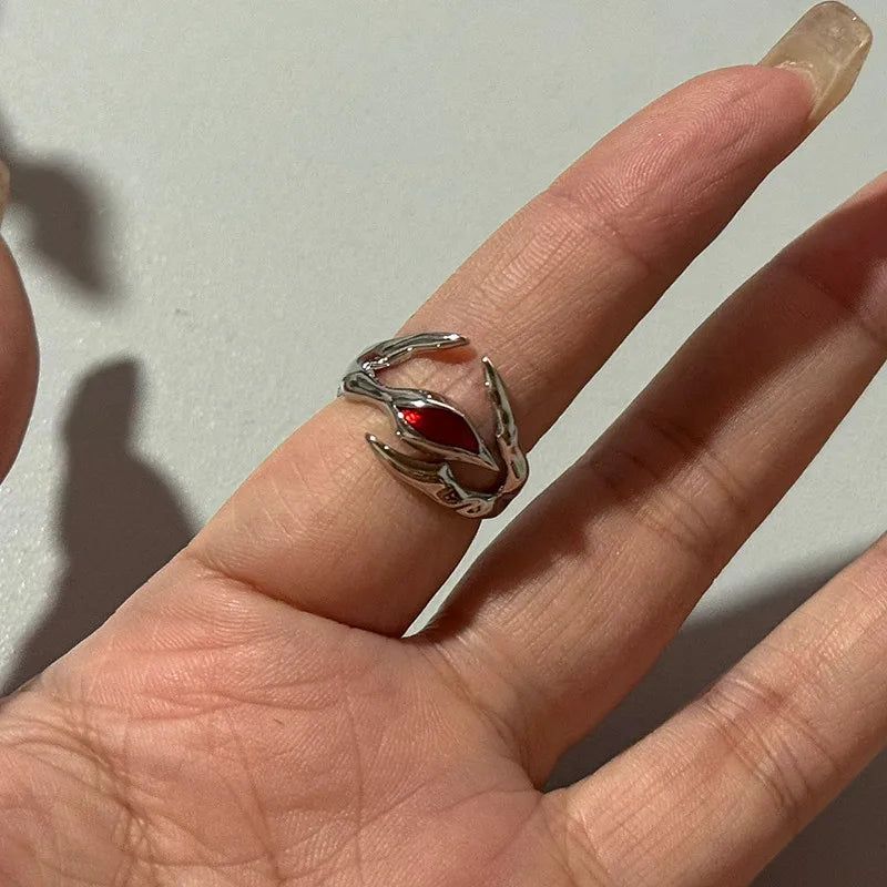 Pierścionek oko ruby